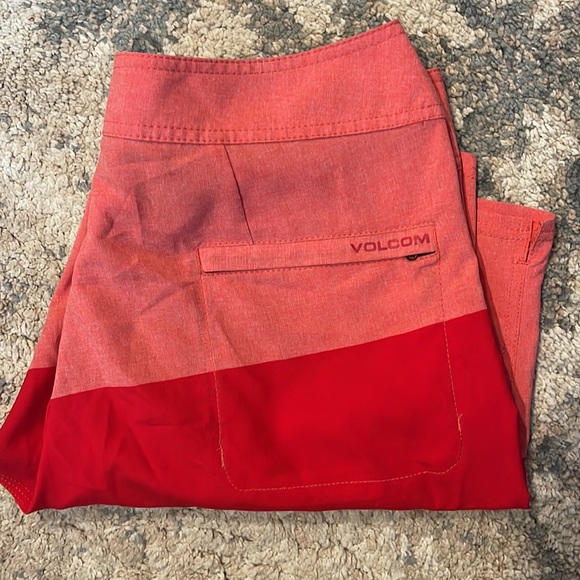 Men’s Volcom four-way stretch board shorts/swim trunks size 33 - Picture 3 of 4